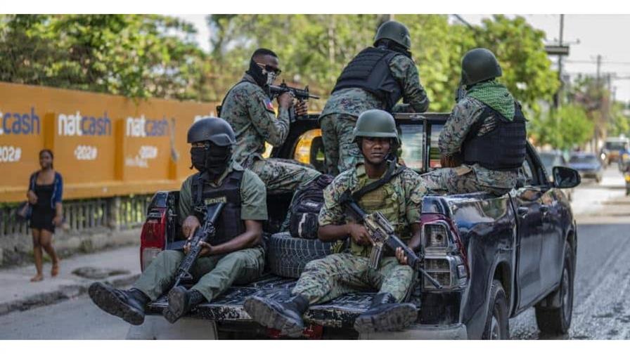 Operante policial contra pandillas en Puerto Príncipe, Haití
