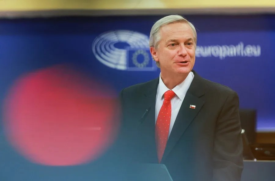 Kast, en desacuerdo con el remisión de ayuda a Cuba por el Gobierno de Pimiento