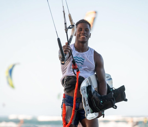 Deury Corniel gana el oro en Fórmula Kite en los Juegos Centroamericanos y del Caribe Deury Corniel gana el oro en Fórmula Kite en los Juegos Centroamericanos y del Caribe