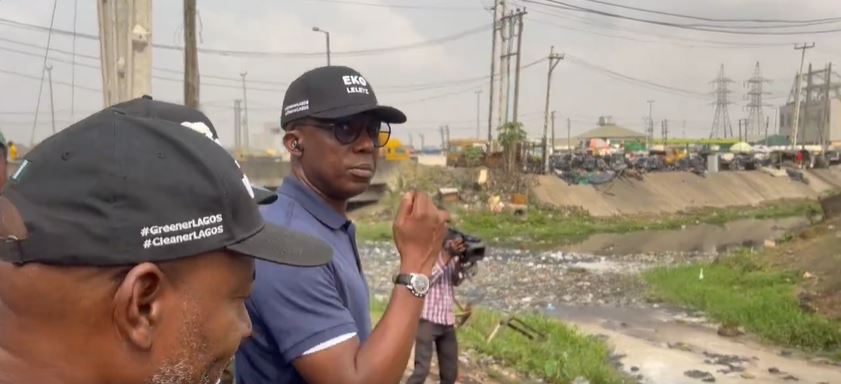 Lagos govt removes illegal structures obstructing Jebba/Kano collector in Ebute Metta 