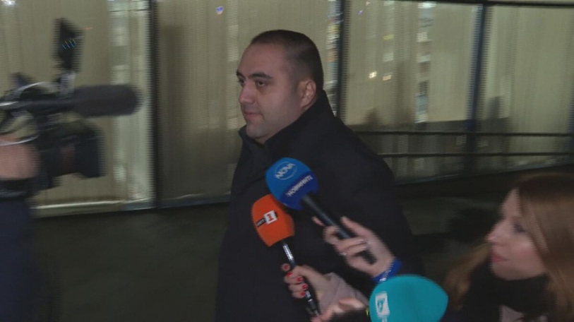 Училищният директор с камерите в тоалетните продавал тайните записи на педофили?