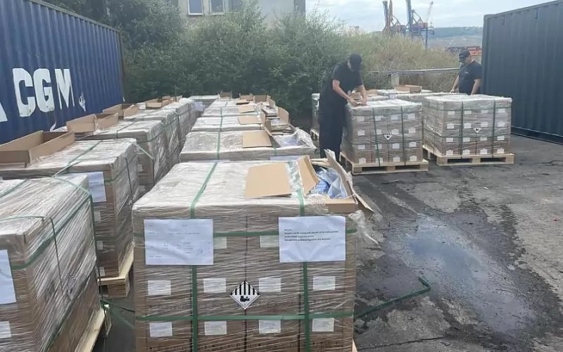 Лаура Кьовеши удари пристанище на сенчест бос за $2 милиона