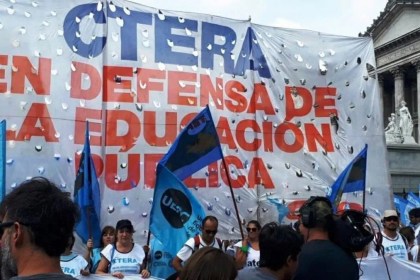 La justicia laboral vuelve a acorralar a Javier Milei y lo obliga a convocar a discutir la paritaria nacional docente