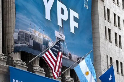 Expropiación de YPF: el Gobierno presentó los argumentos para evitar entregar el 51% de acciones y ahora se espera que defina la Justicia de EEUU