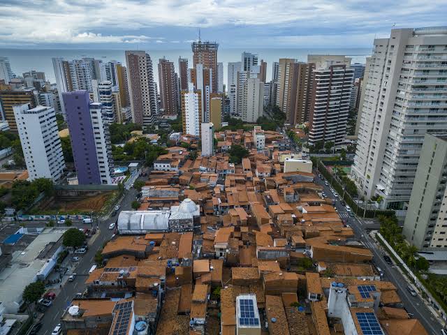 Grande Fortaleza tem o maior avanço da extrema pobreza no país em 4 anos