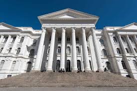 Orçamento para universidades federais será 53% menor em 2026 do que em 2014