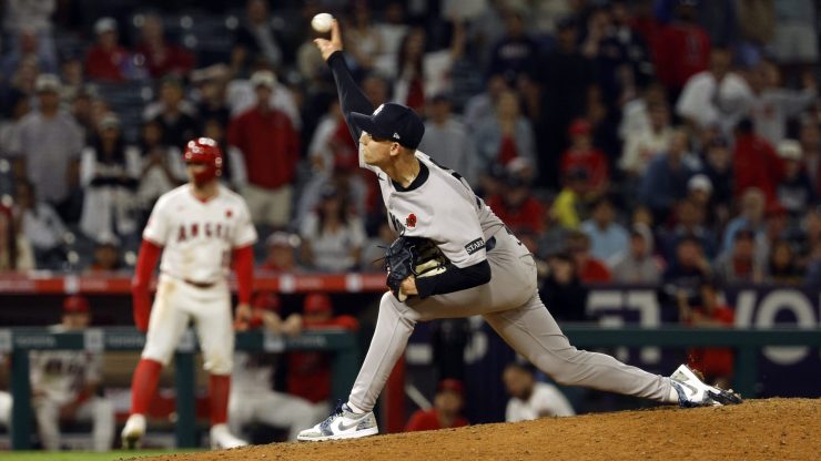 Yankees envían a Weaver a lista de lesionados y activan Chisholm y Cruz