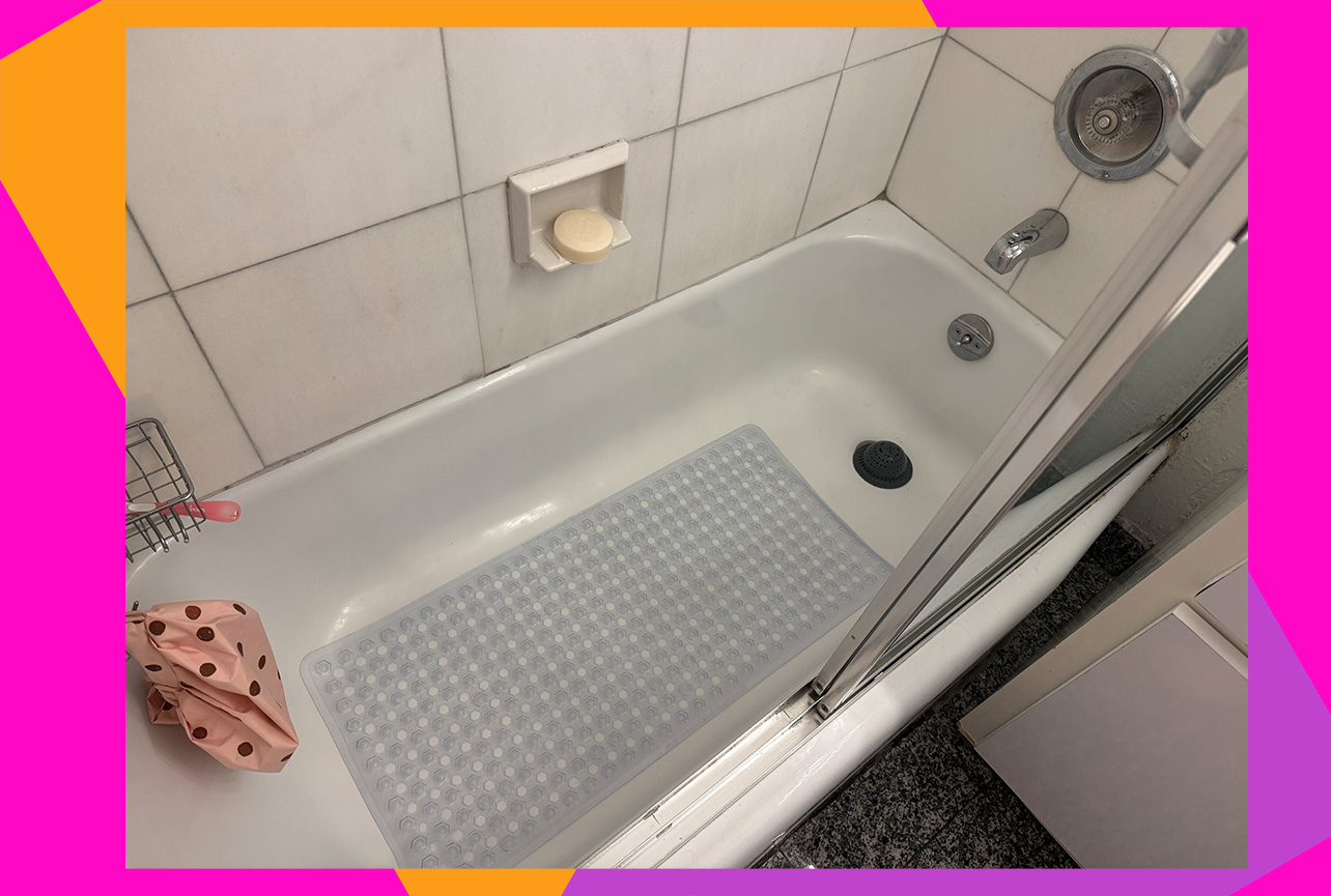 I tried Amazon’s #1 best-selling bathtub mat. Here’s my honest review