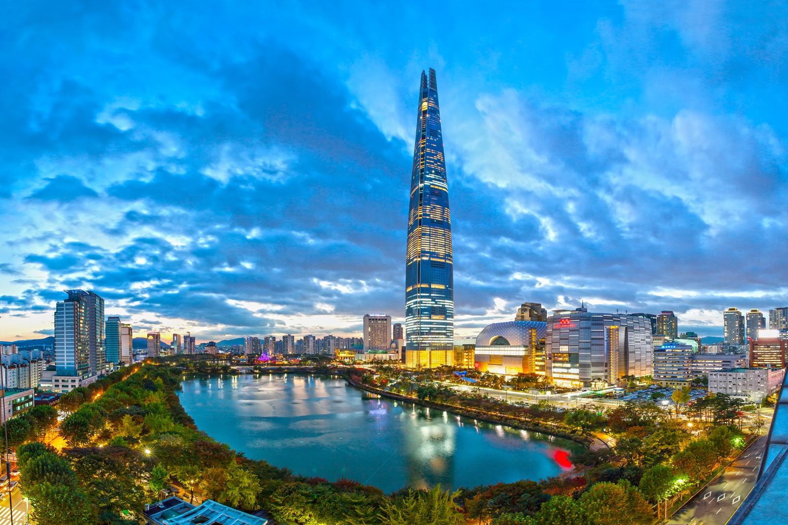 The 18 Best Luxury Hotels in Seoul, From Private Hanoks to Sky-High Suites