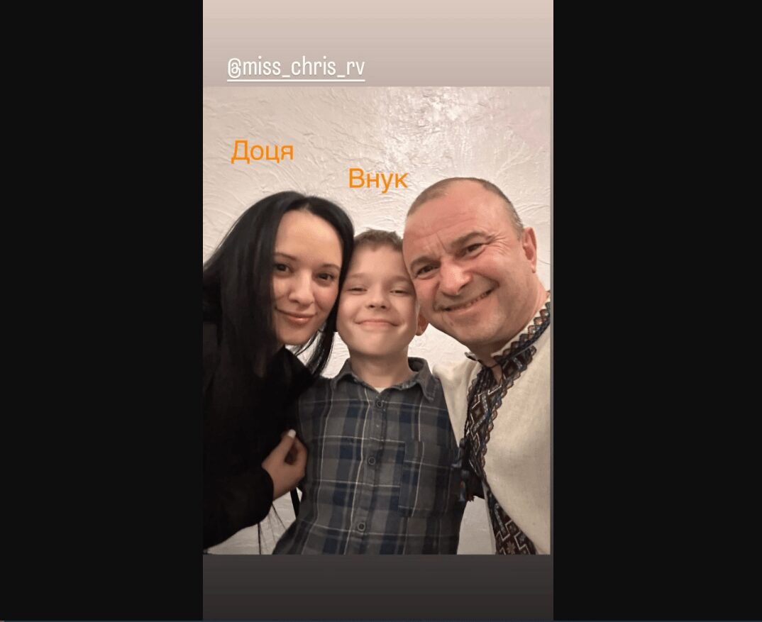 Віктор Павлік став дідусем: як виглядають онуки співака та чи змогла прийняти їх в родину Катя Репяхова 4 009