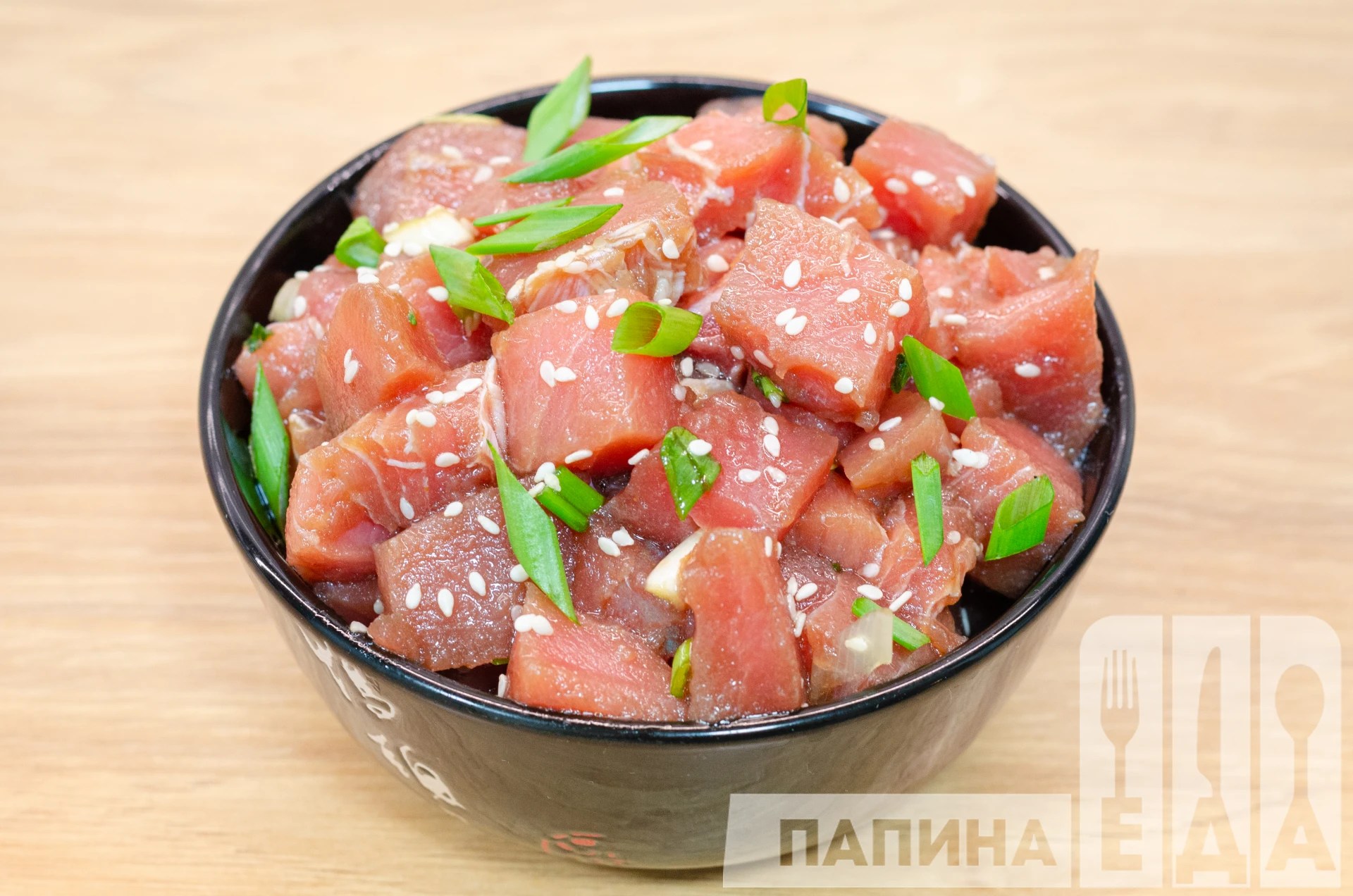 Тунец маринованный рецепты. Тунец маринованный рецепты. Маринованный тунец татаки. Салат с тунцом. Поке с тунцом.