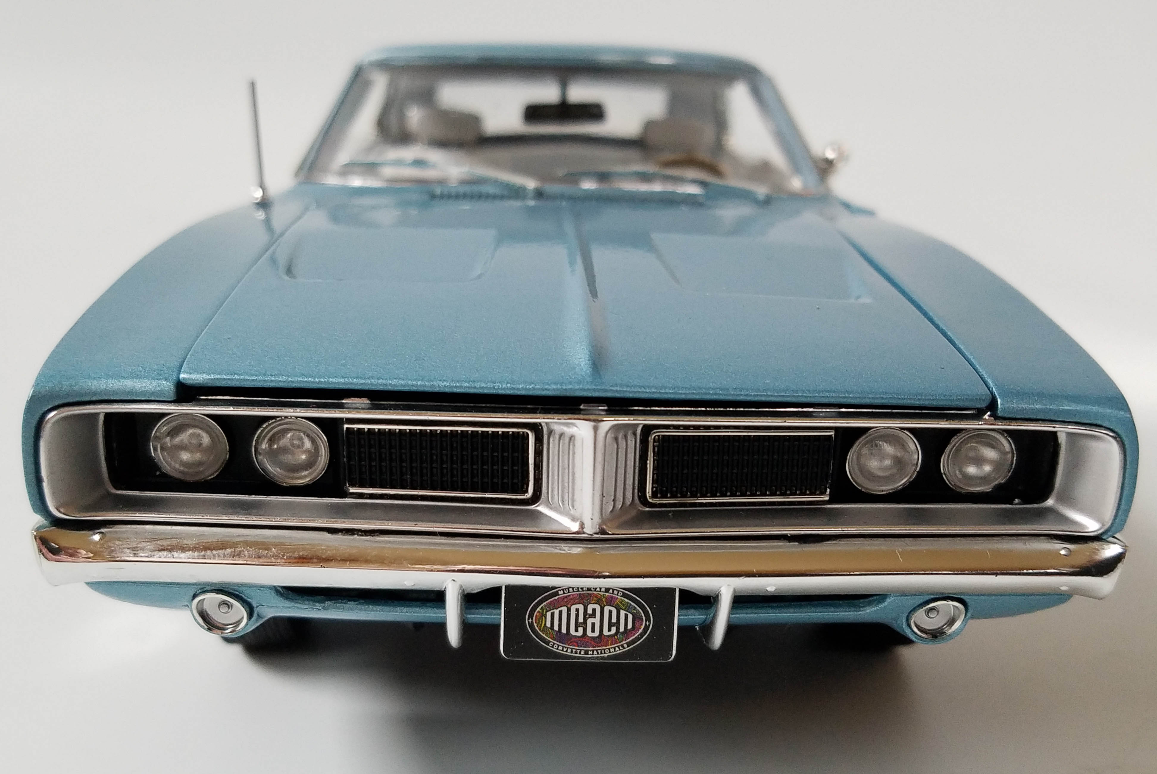 Die Cast Auto World S 1969 Dodge Charger R T Savage On Wheels