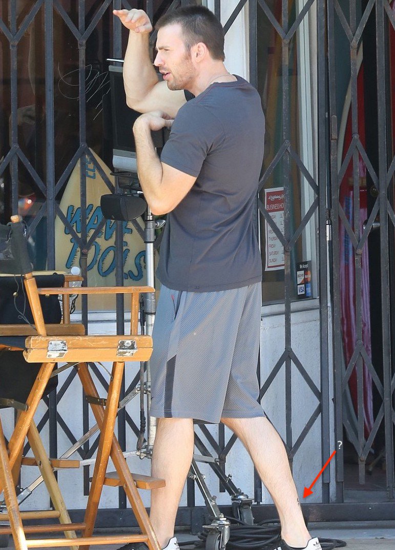 Chris Evans Forum - Fansite 🎬🧢 On Twitter: "2/3 The One On The Back Of His Right Leg Is Really Hard To Find A Photo Of. If Anyone Has A Better One 1073_x_771_jpg