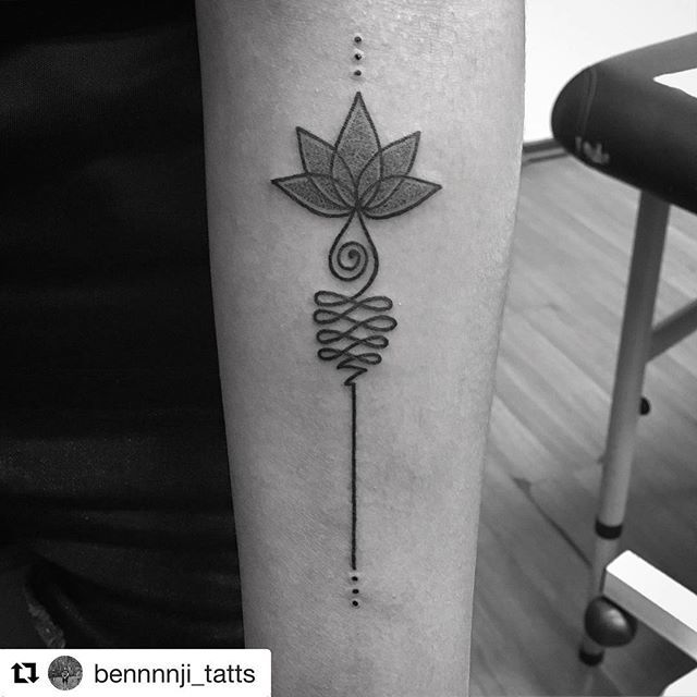 Borneo Ink Tattoo On Twitter: "#Repost @Bennnnji_Tatts With @Get_Repost ・・・ Simple Lotus Unalome For Friday. See Ya'll At Good Vibes #Gvf2018 #Dotworktattoo #Blackwork #Blackworkers #Tttism #Tttismasia #Tattoo #Unalome #Lotus Https://T.co/Fcvjm3Qcym ... 640_x_640_jpg