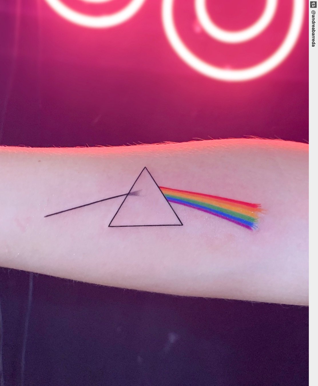 Tattoo Ness Twitter પર: "🔮Intergalactical Love Desde El Dark Side Of The Moon🔮 • • • • #Lineworktattoo #Rainbowtattoo #Pinkfloyd #Tattooist #Tattoo Https://T.co/Wo51Czxlaf" / Twitter 1350_x_1112_jpg
