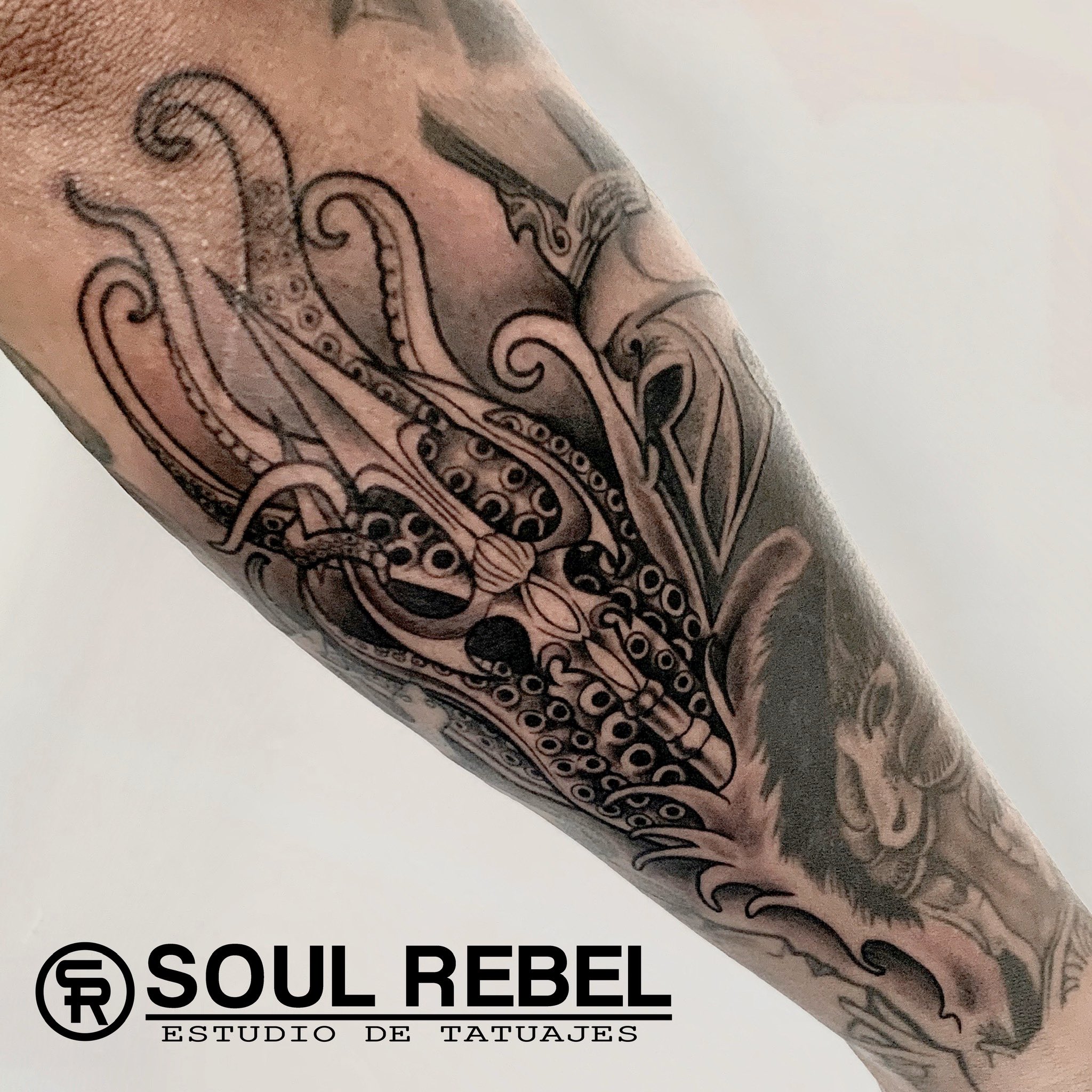 Soul Rebel Estudio On Twitter: "Tridente Tattoo, En Soul Rebel Estudio. #Blackworktattoo #Tridentetattoo Https://T.co/0Gxkurcfbi" / Twitter 2048_x_2048_jpg