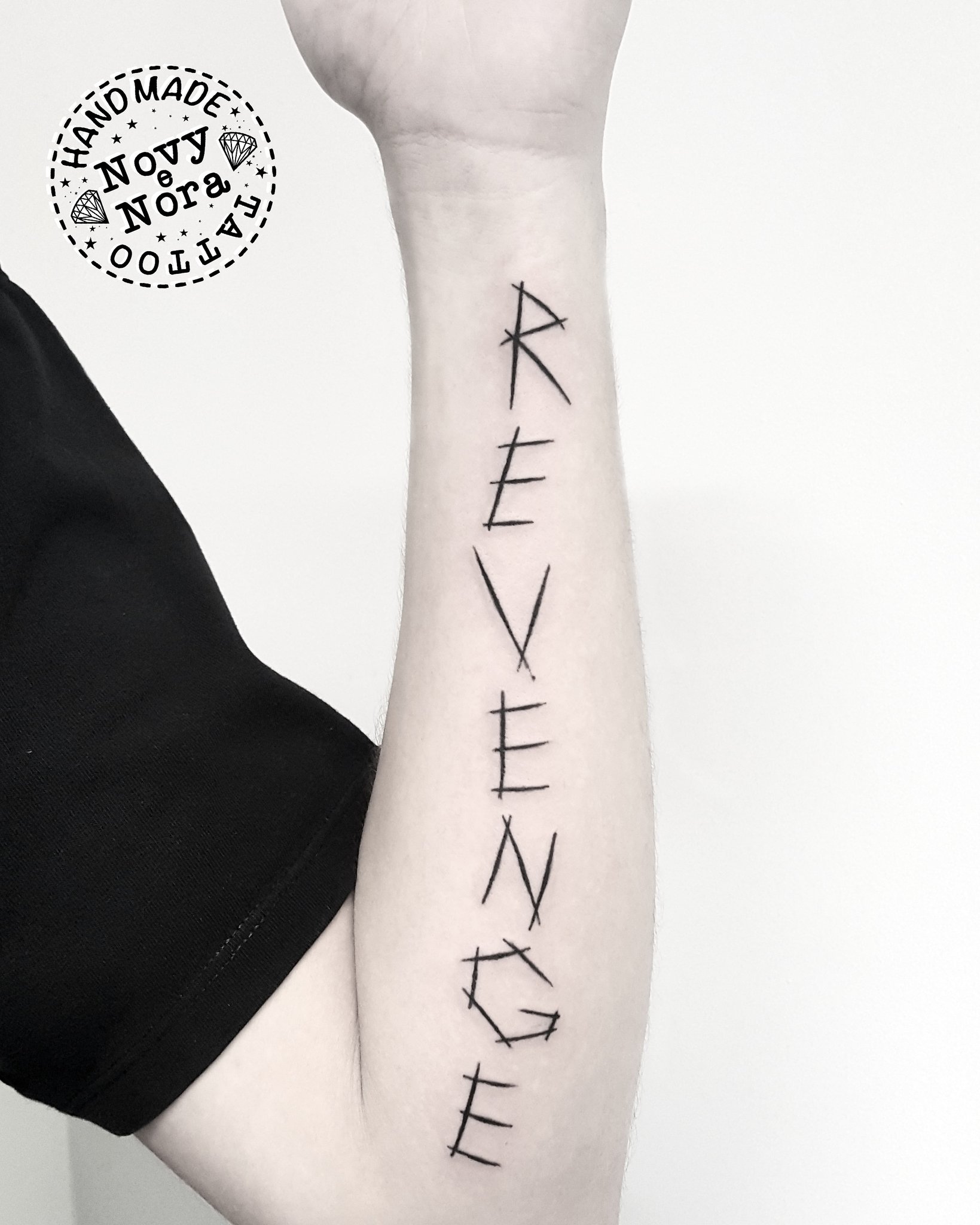 Novytattoo Handmade 在 Twitter 上："Revenge 😠 #Revenge #Handmadetattoostudio #Carpi #Ink #Art #Tattoo #Vendetta #Onmyskin #Tattooedmen #Inkedman Https://T.co/Kdp0Jba4Gk" / Twitter 2048_x_1639_jpg