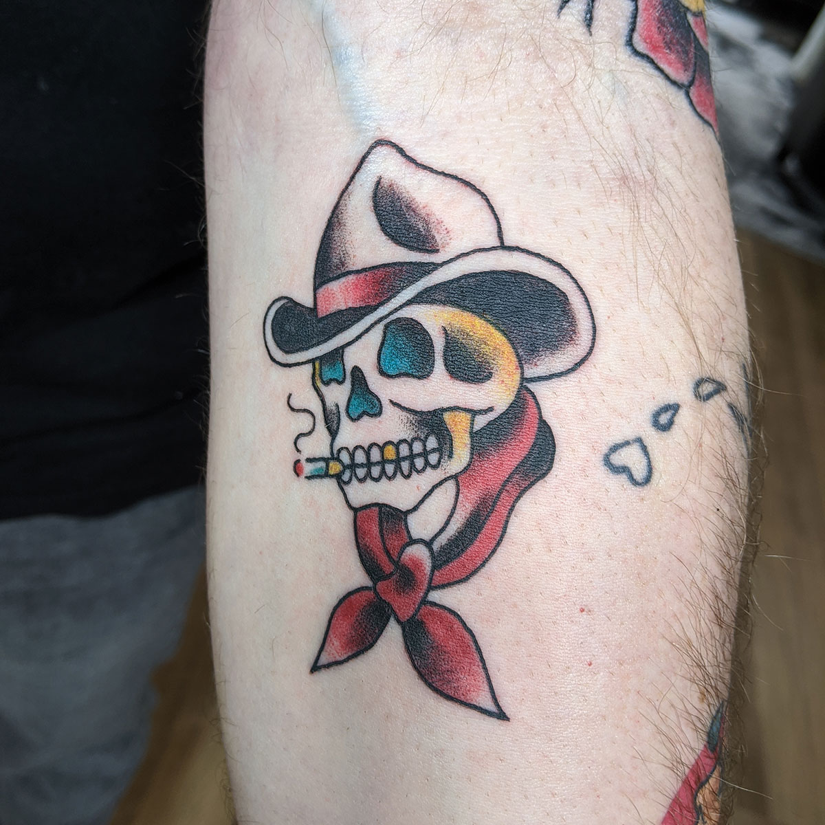 تويتر \ The Silver Key على تويتر: "Smoking Skull Cowboy Tattoo Done By Richard Young #Smokingskull #Smokingcowboy #Americantraditionaltattoo #Americantraditional #Richardyoungtattoo #Eternalinktattoo #Midwesttattoo #Tagtheqc #Davenportiowa Https://T.co ... 1200_x_1200_jpg