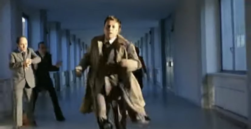 Blackadder On Twitter: "Comunque Non So Voi, Ma #Ciampolillo Che Arriva All'ultimo Per Votare In #Senato Me Lo Immagino Come #Fantozzi Che Corre Per Timbrare Il Cartellino In Orario. #Crisigoverno Https://T.co/I7B6Gwsgmr Https://T.co/2Lvhjkkxii" / 427_x_828_jpg
