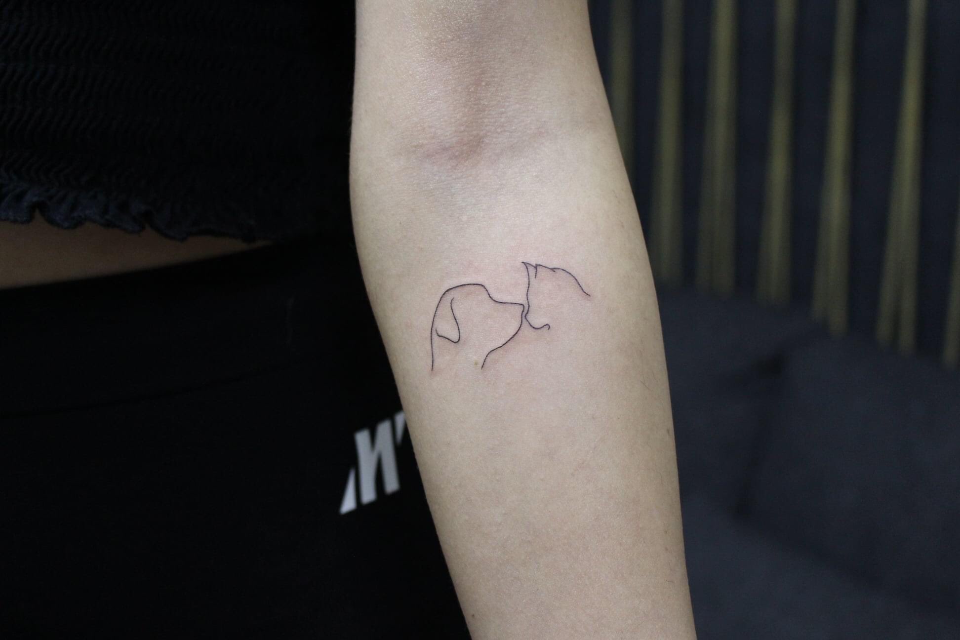 The Vale Tattoo Sur Twitter : "'' T H E F R I E N D S '' • #Linework ——————————————————— #Dogtattoo #Cattattoo #Linetattoo #Friendtattoo #Brotherhood #Sisterhood #Minimaltattoo #Intagood #Minimalist #Thevaletattoo #Adanatattoo Https://T.co/Nsltg9Gvd7 ... 1296_x_1944_jpg