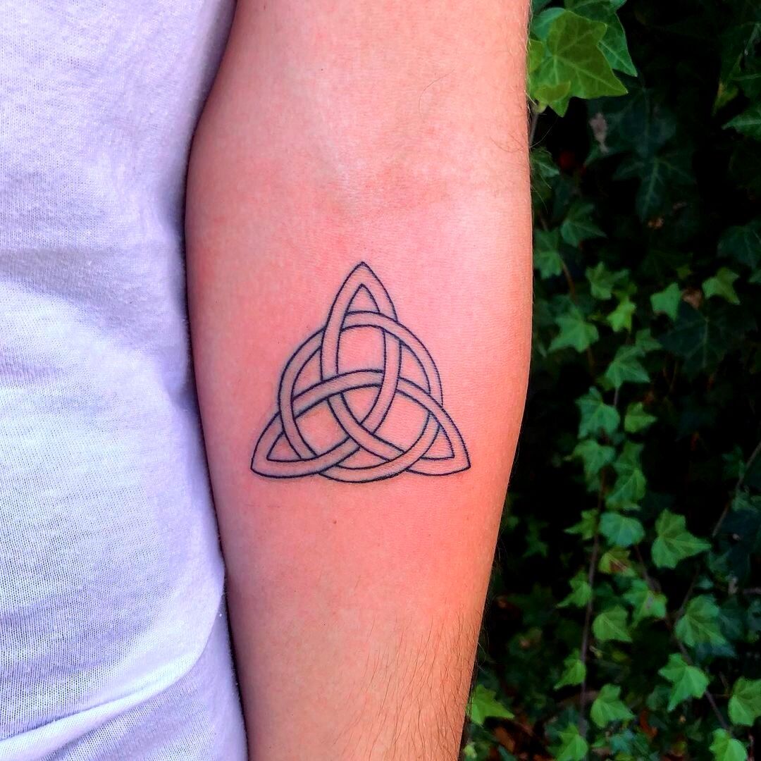 Tattoo Connect On Twitter: "Celtic Knot Piece By Melbourne-Based Tattoo Artist Jasetattoos Done At Vividinktattoos Via Instagram #Linetattoo #Celticknottattoo Https://T.co/Pzfbmuuwta" / Twitter 1080_x_1080_jpg
