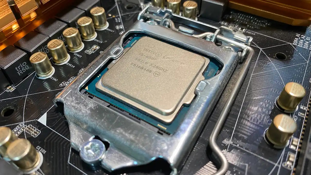 自作 pc 起動 しない