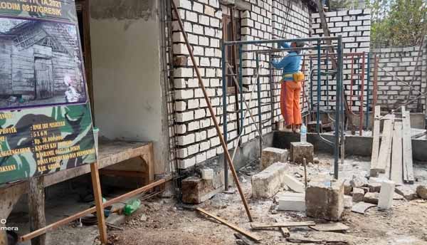 Perkuat Tiang Rumah Dengan Cor Beton Dalam Rangka Rehab RTLH - PETISI.CO