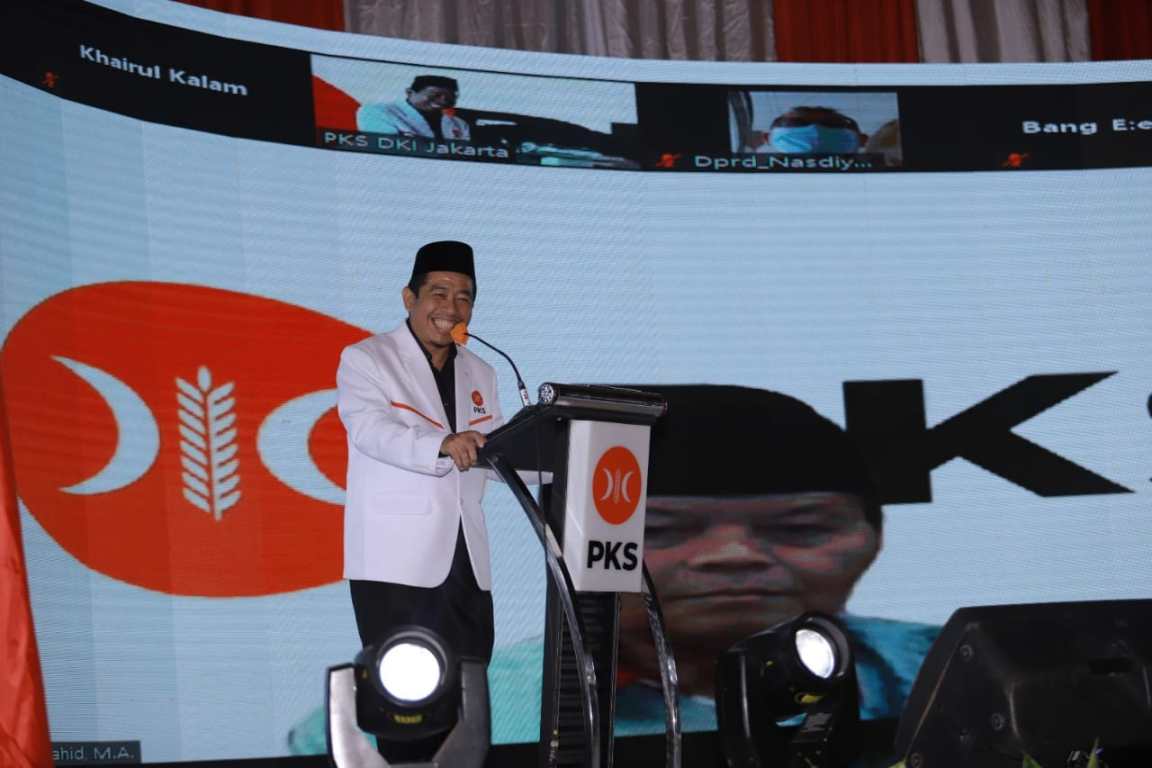 PKS | Sampaikan Pidato Politik, Khoirudin: Orang Hebat Selalu Menyediakan  Waktu untuk Membantu Orang Lain