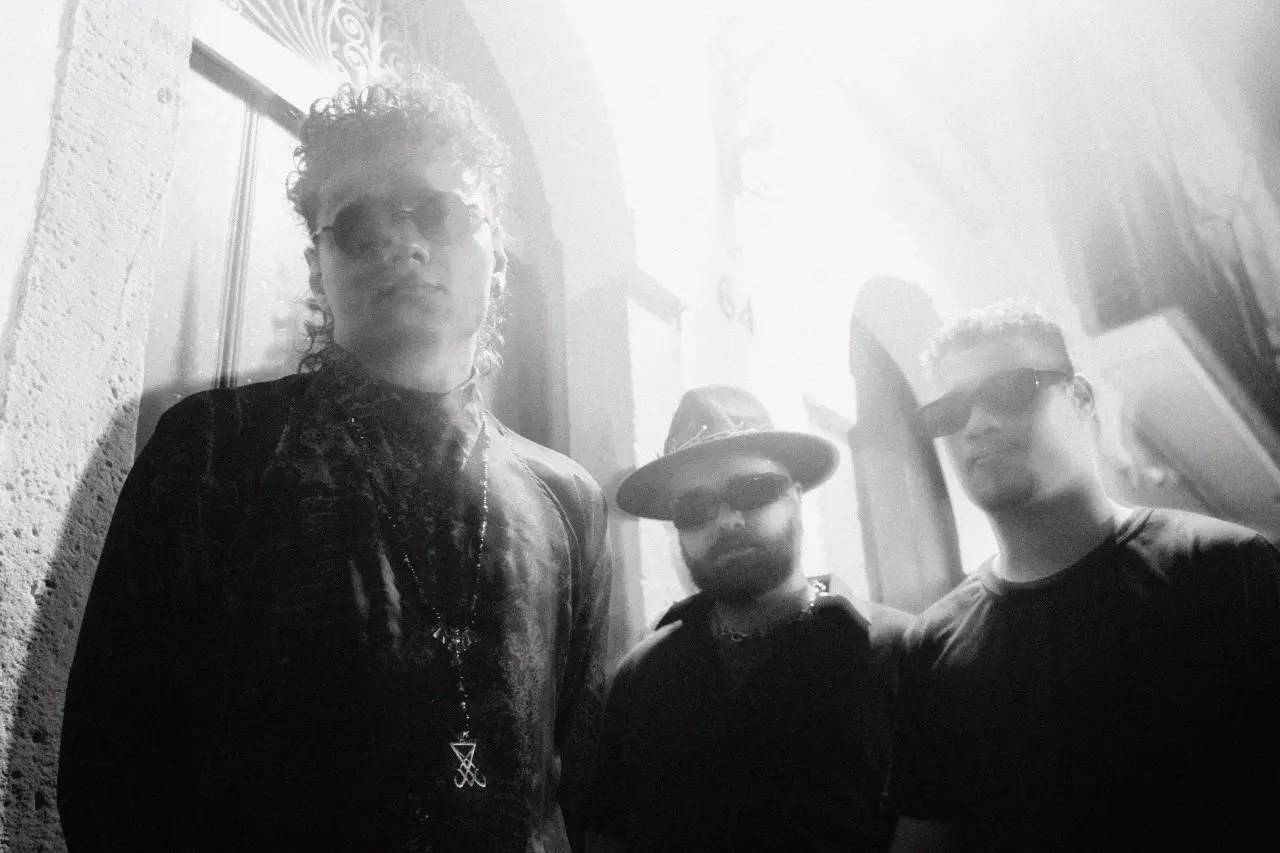 ⚡Direto da Bahia, Carcarás lança “Libertação”: EP apresenta ritual gótico de melancolia, ocultismo e terror.