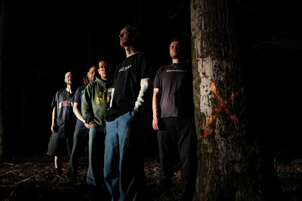 Excide: anuncia seu segundo álbum, Bastard Hymns, e lança vídeo do single “Worth Your Salt”.