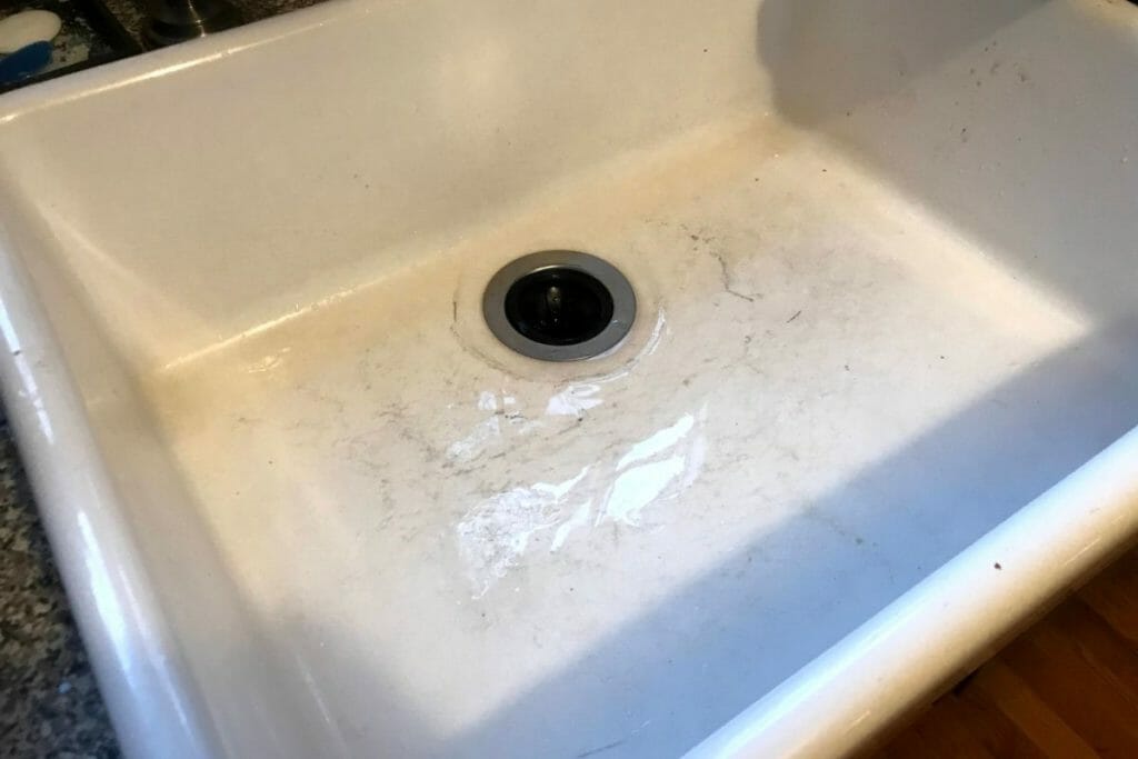 Repairing Cracked Porcelain Sinks: A Guide