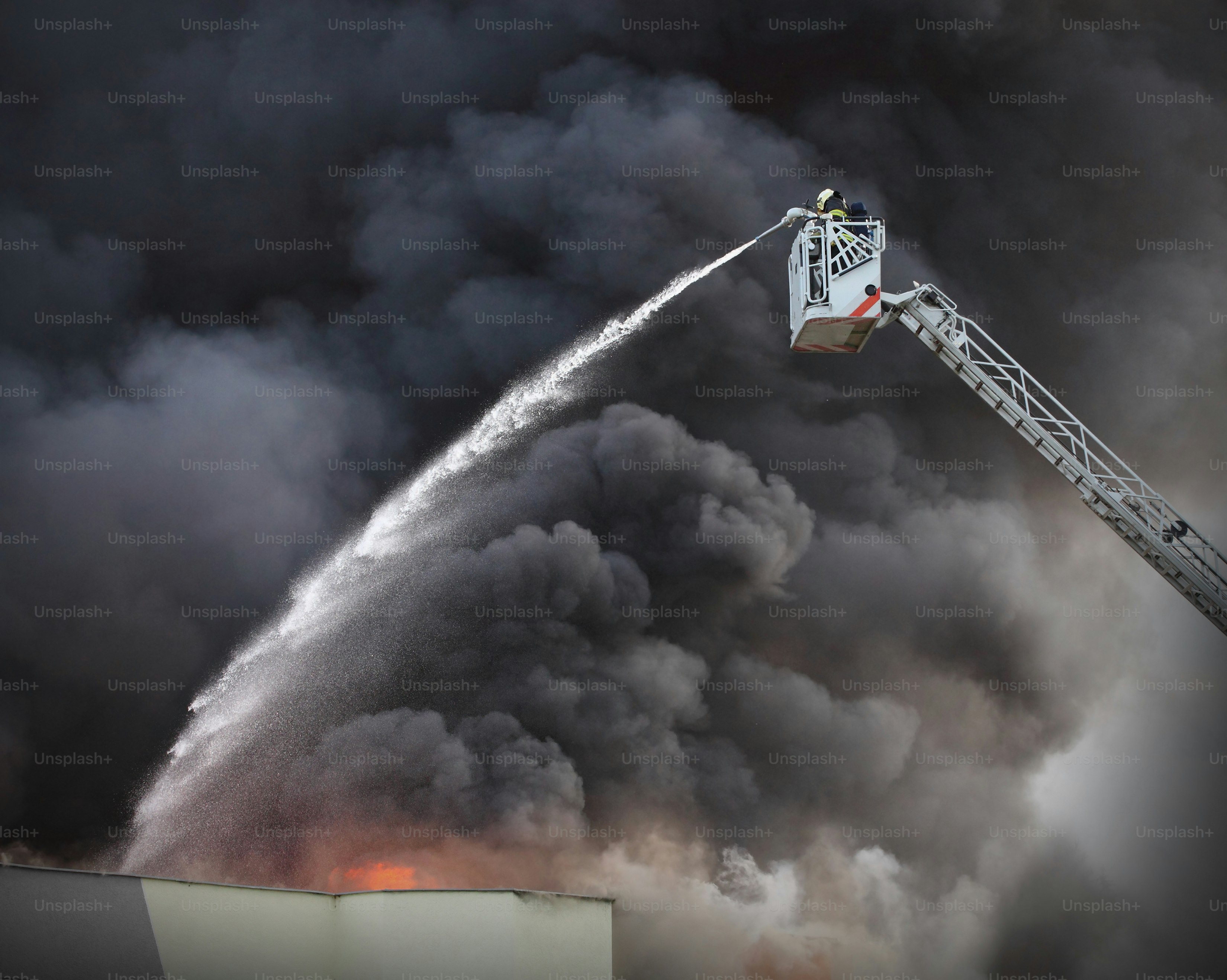 At least 60 killed in Iraq mall blaze