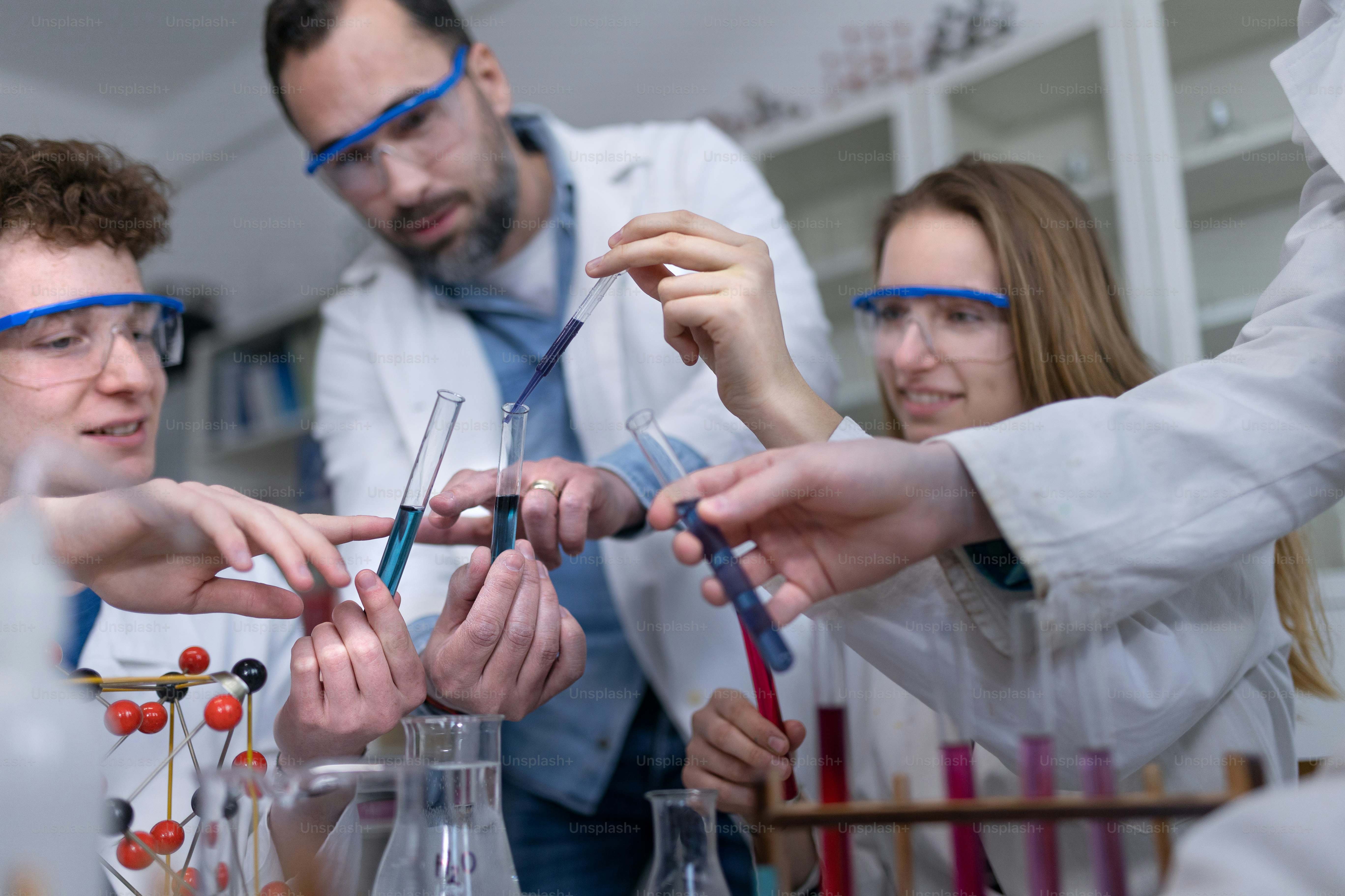 5 Simple Chemical Reactions to Practice in a Lab