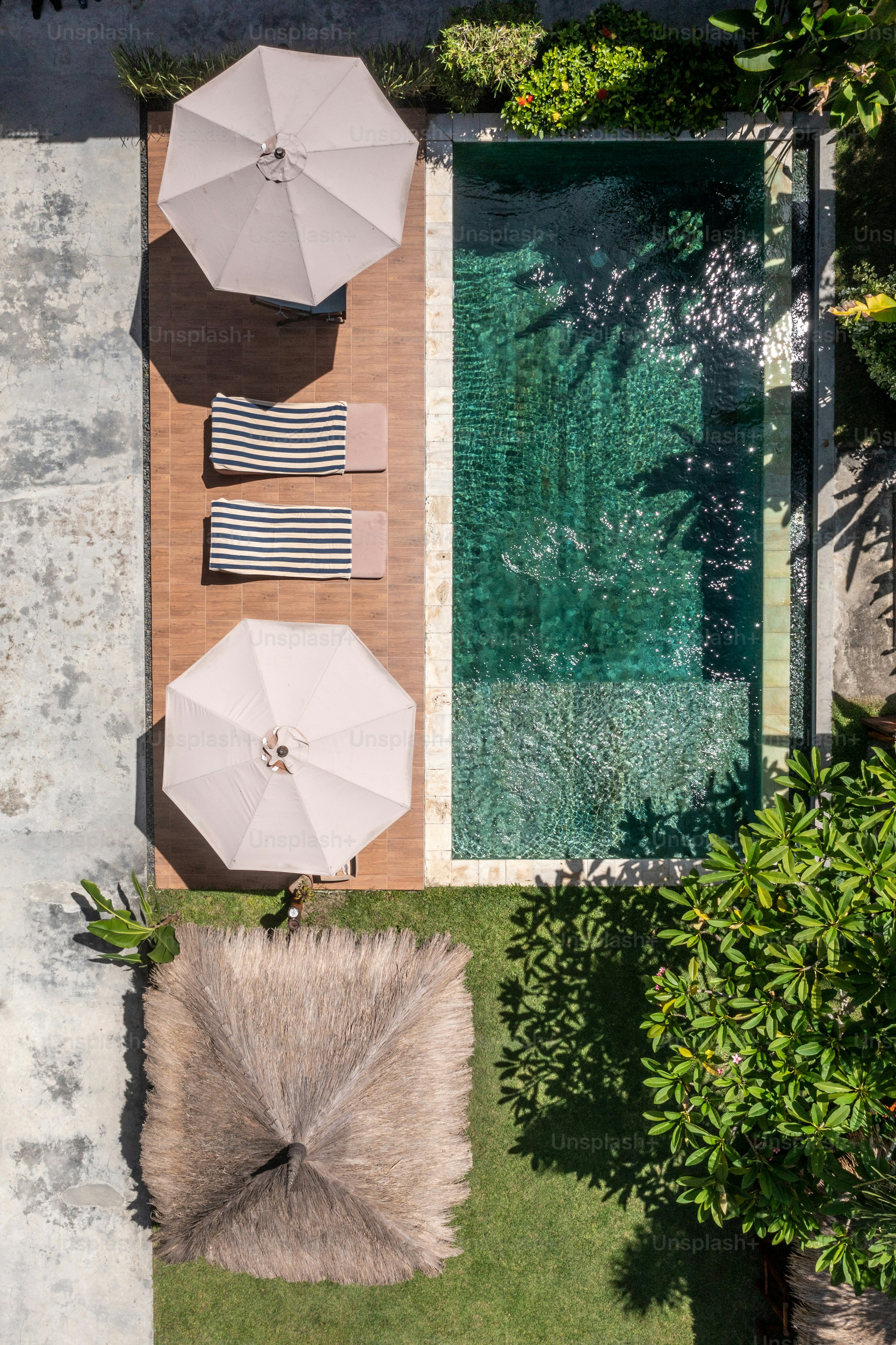 10 Elegant Patio Covers That Make a Royal Statement