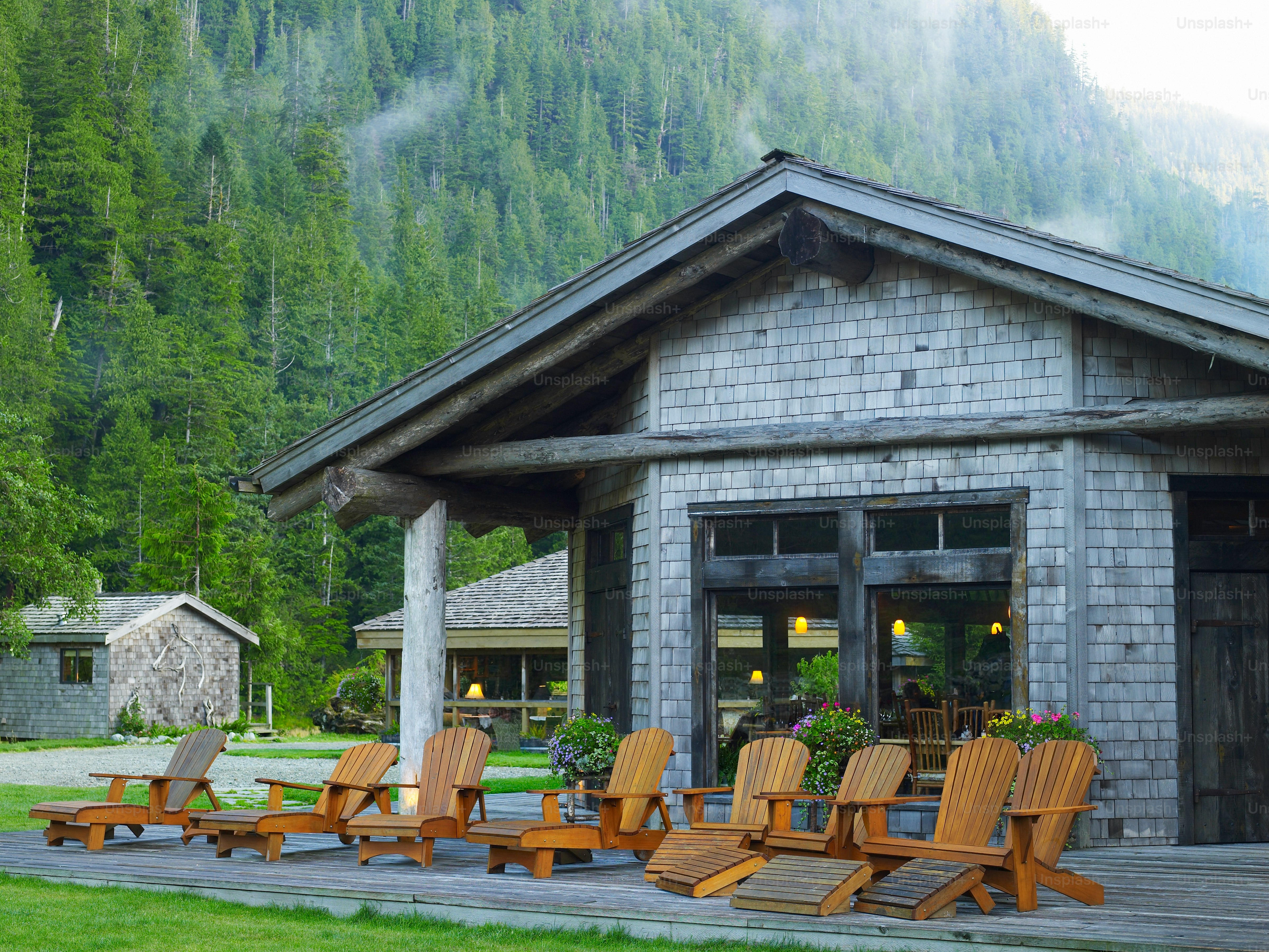 5 Lake House Rentals Near National Parks in the USA