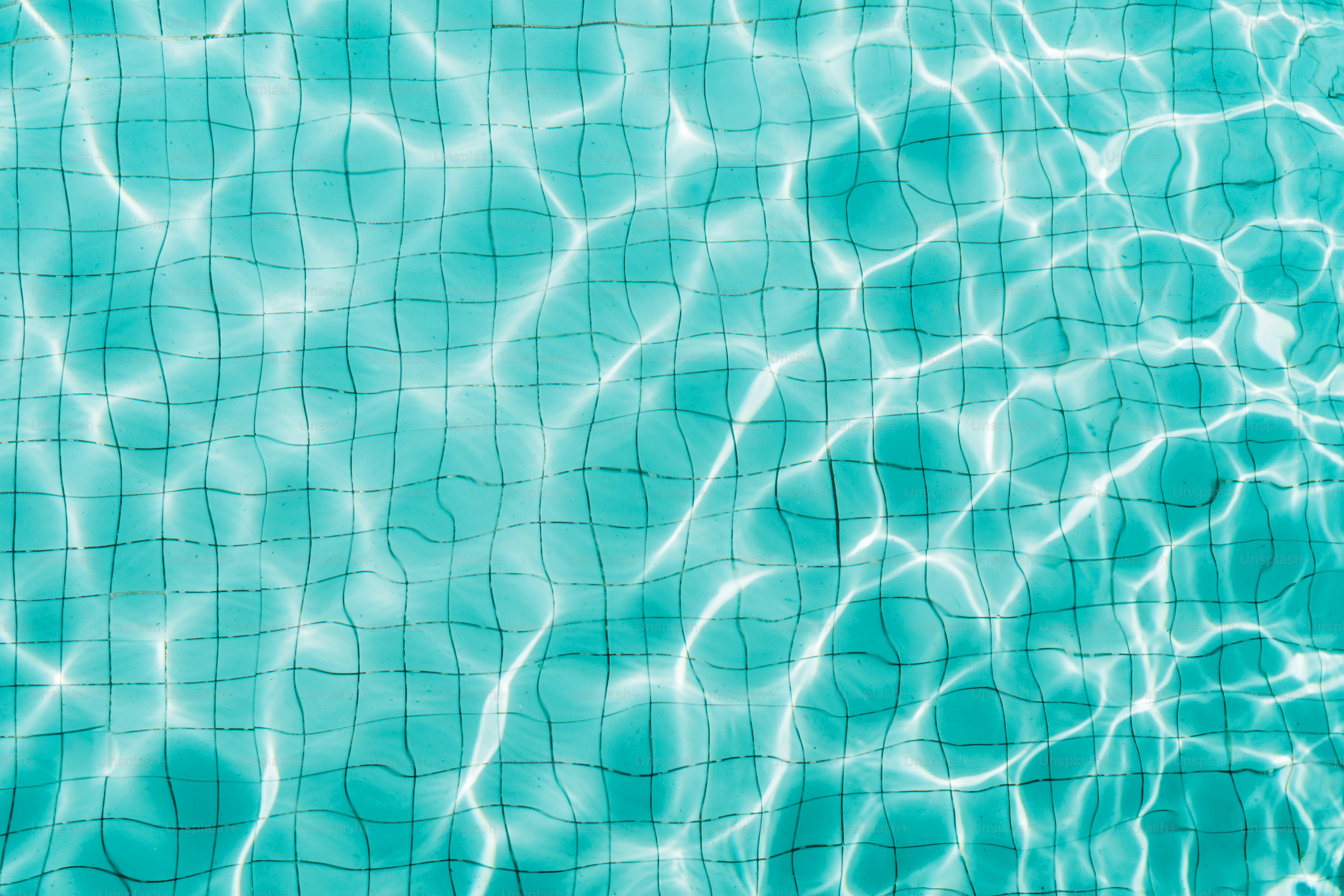 7 Seasonal Tips to Keep Your Underwater Pool Patchworthy