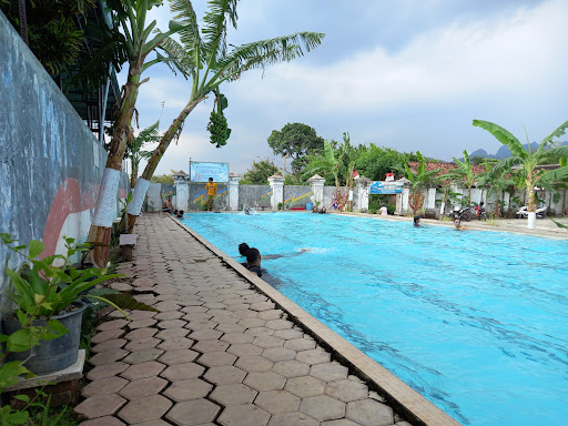 Kolam Renang Mitra
