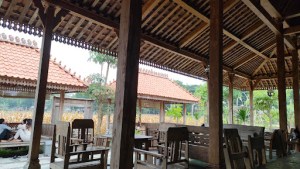 Warung Yale Yale
