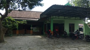 Ayam Goreng Sor Pelem - ꦲꦪꦩ꧀ꦒꦺꦴꦫꦺꦁꦱꦺꦴꦂꦥꦼꦊꦩ꧀