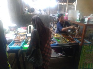 Warung Garasi Bu Manik