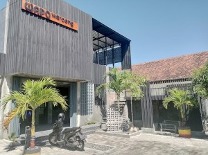 WAPO Waroeng & cafe