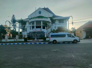 PUSAT RENTAL MOBIL PONOROGO "KUSUMA TRANSPORT" *PAKET WISATA*CARTER PONOROGO