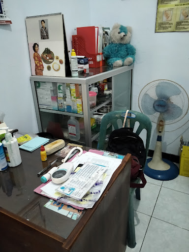 Bidan Titik Yunaningsih A.Md.Keb