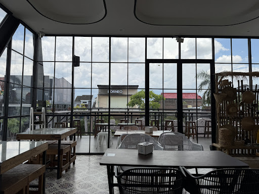 Warung Alphard