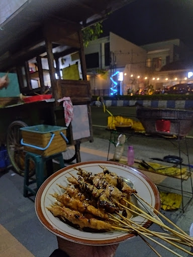 SATE AYAM PAK SLAMET (BUKA MALAM)
