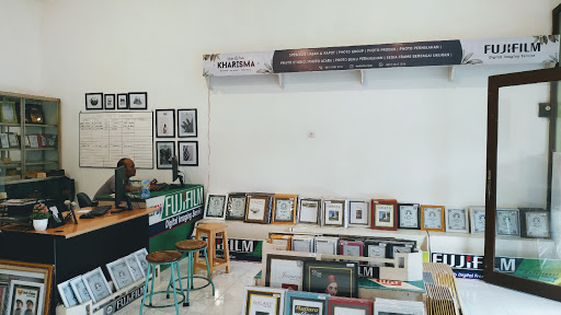 Cetak foto dan Studio Photo Kharisma Ponorogo