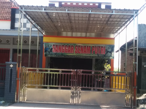 Putri studio