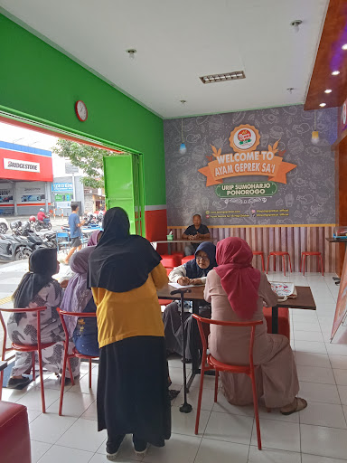 AYAM GEPREK SA'I PONOROGO URIP SUMOHARJO