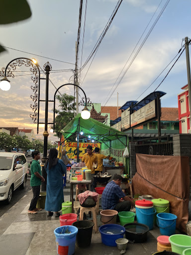 Warung Seafood "Cak Mikun"