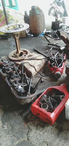 Bengkel mobil Dan Motor Eka Motor